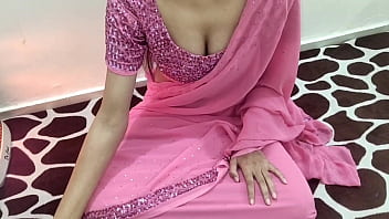 Indian housewife gets naughty in the kitchen