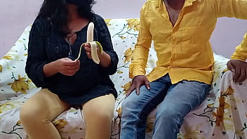 Indian homemade video of sister and brother engaging in banana sex